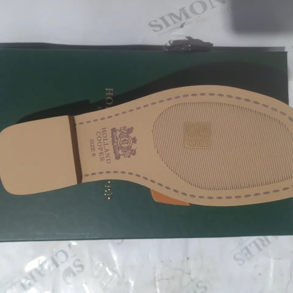 BOXED PAIR OF HOLLAND COOPER OPEN TOE SLIDERS IN TAN W. GOLD EFFECT DETAIL SIZE 6