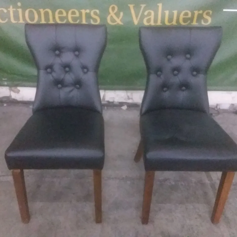 SET OF 2 DESIGNER BEWLEY BLACK LEATHER BUTTON BACK DINING CHAIRS WITH DARK LEGS