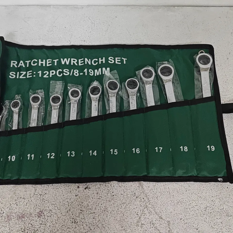 RATCHET WRENCH SET – 12PC, 8–19MM IN GREEN ROLL-UP POUCH