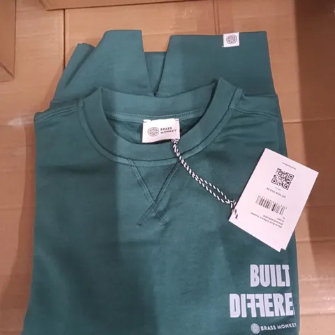 BOX OF BRASS MONKEY SWEATS - GREEN SIZE XL APPROXIMATELY 2