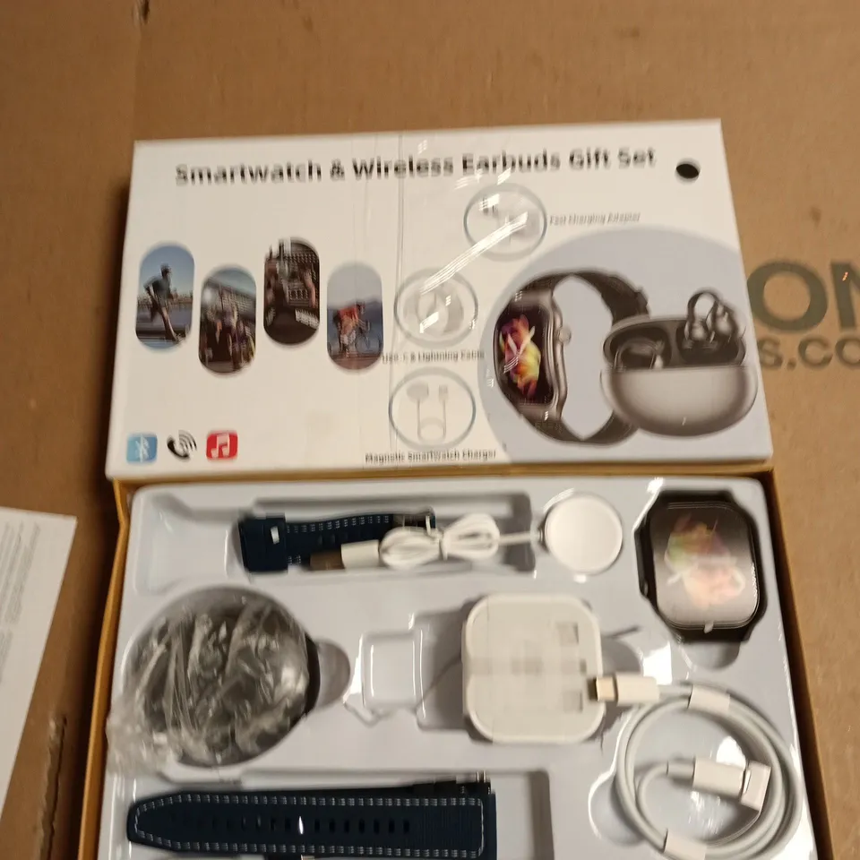 SMARTWATCH & WIRELESS EARBUDS GIFT SET – BOXED 