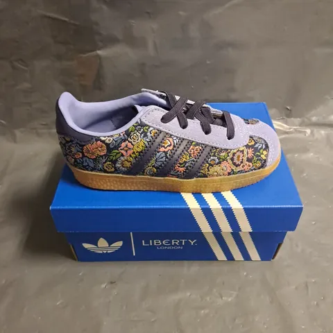 BOXED PAIR OF ADIDAS KIDS X LIBERTY LONDON GAZELLE SHOES IN PURPLE MULTI SIZE 8.5K
