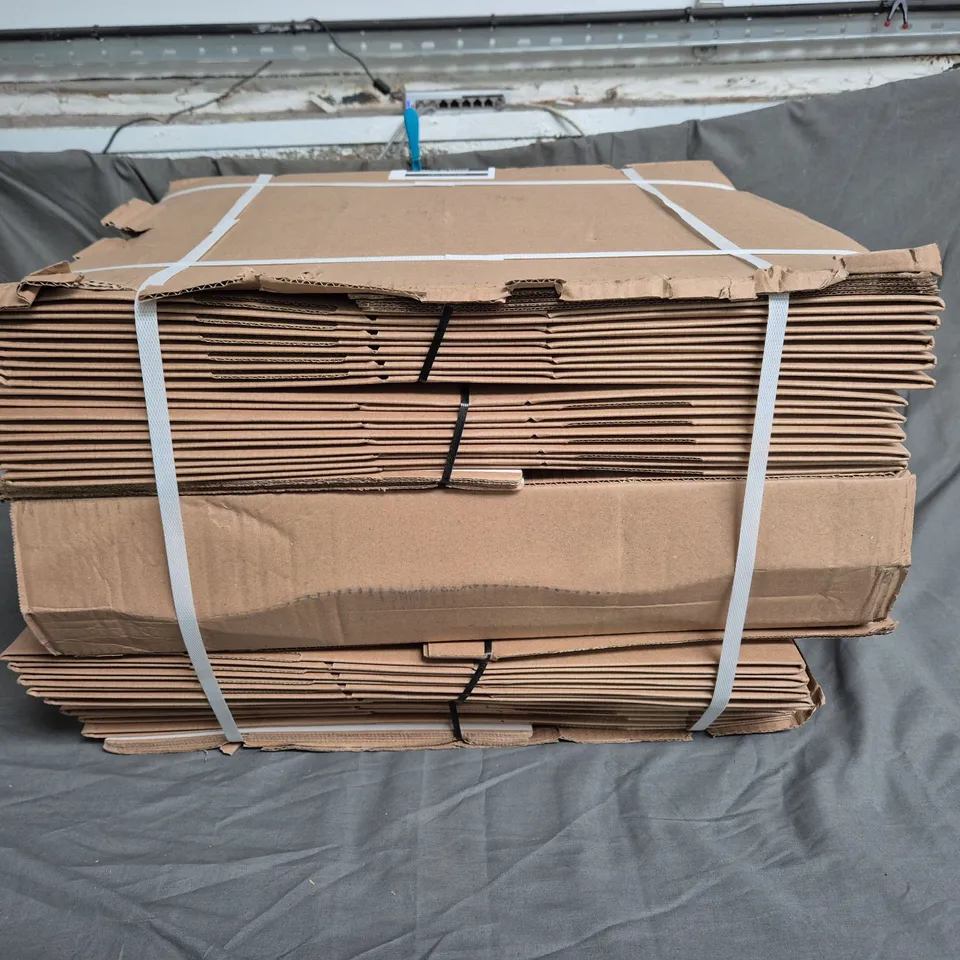 BUNDLE OF CARDBOARD BOXES