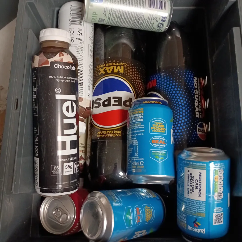 APPROXIMATELY 12 ASSORTED FOOD AND DRINKS ITEMS TO INCLUDE - HUEL LITE CHOCOLATE SHAKE, FANTA LEMON, SEVEN OCEANS EMERGENCY RATION BARS ETC 