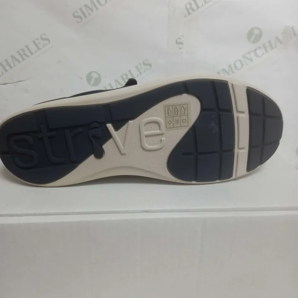 BOXED PAIR OF STRIVE LOW TRAINERS IN GLITTER BLUE SIZE 8