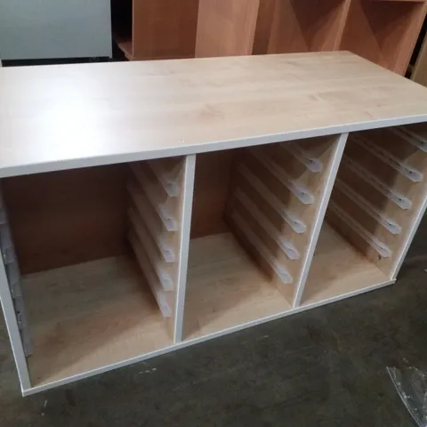 18 SINGLE TRAY STORAGE UNIT WITH WHITE EDGING IN MAPLE 
