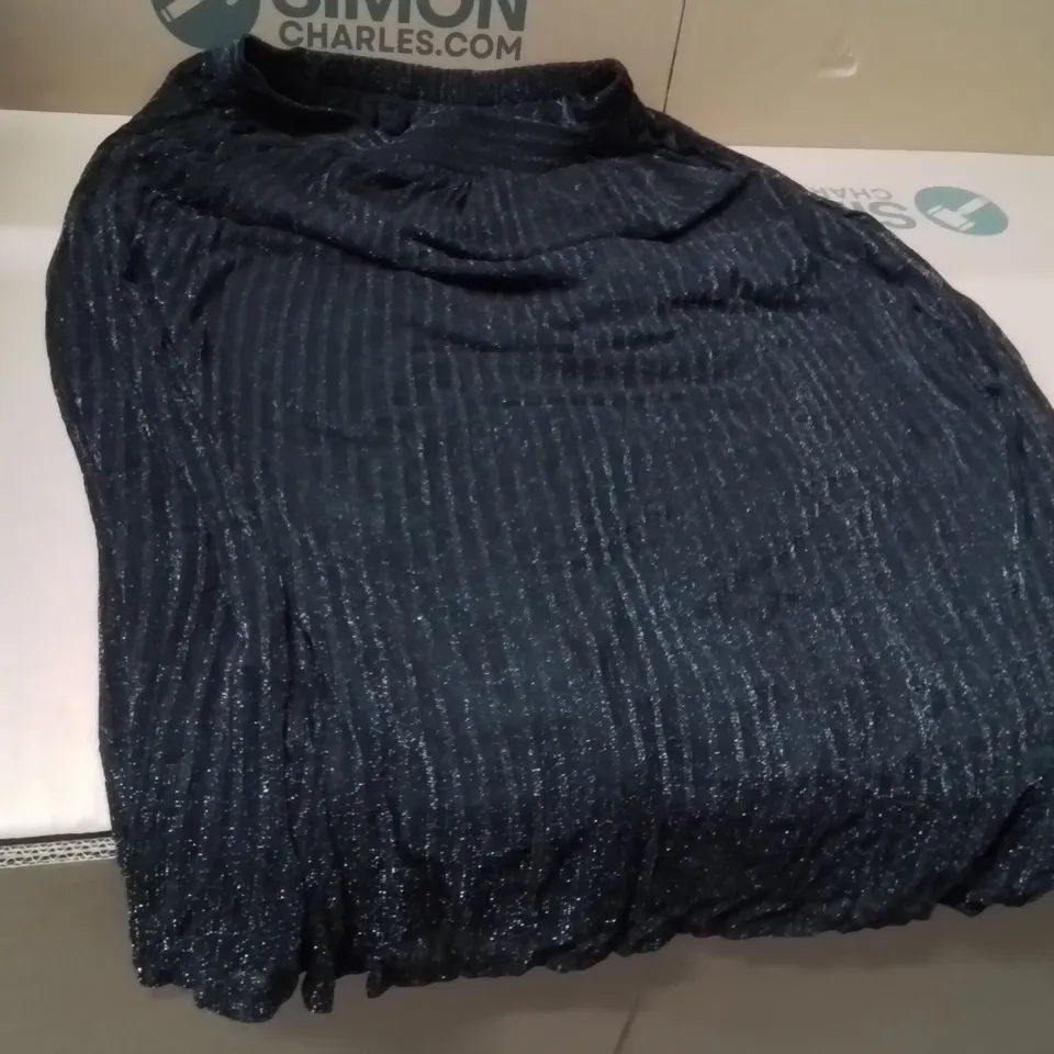 BOXED BRAND NEW APPROXIMATELY 14 JD WILLIAMS G.LTTER MAXI SKIRT SIZE 18 BLACK