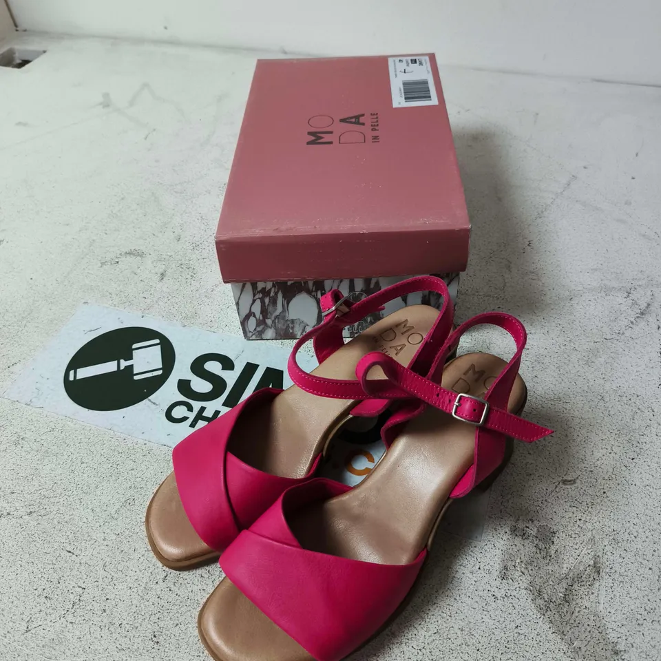 MODE IN PELLE LANIE PINK LEATHER TWO-PART BLOCK HEEL SANDALS – UK 7 (EU 40)