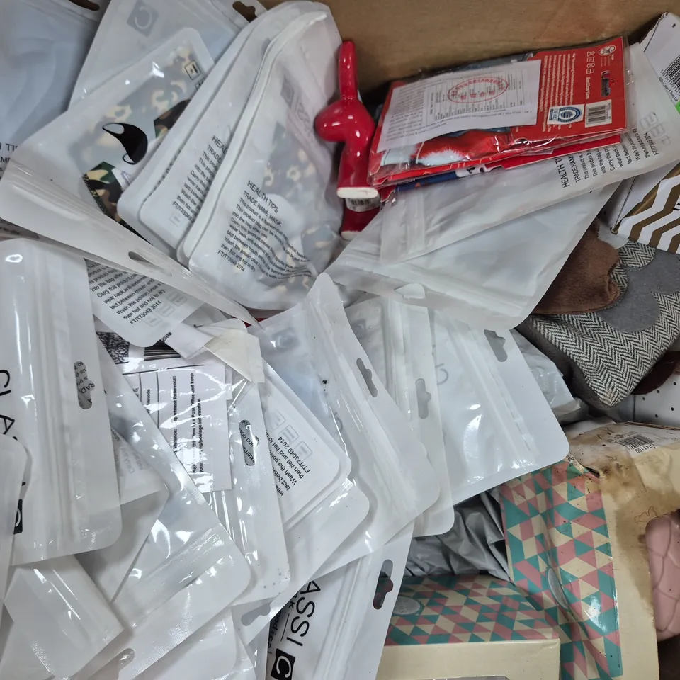 BOX OF APPROXIMATELY 20 ASSORTED HOUSEHOLD ITEMS TO INCLUDE SOAP DISPENSER, BASKET WEAVING KIT, ETC - COLLECTION ONLY