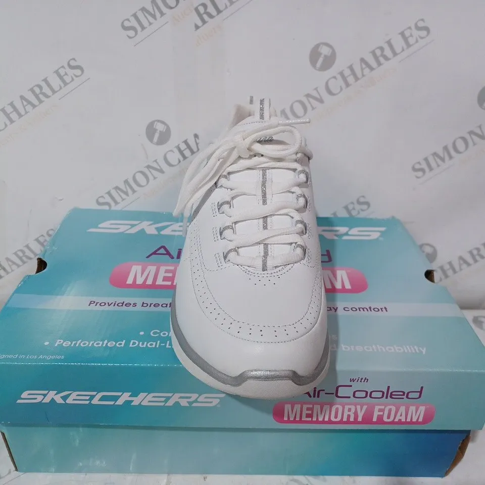 BOXED SKECHERS AIR COOLED TRAINERS SIZE 6