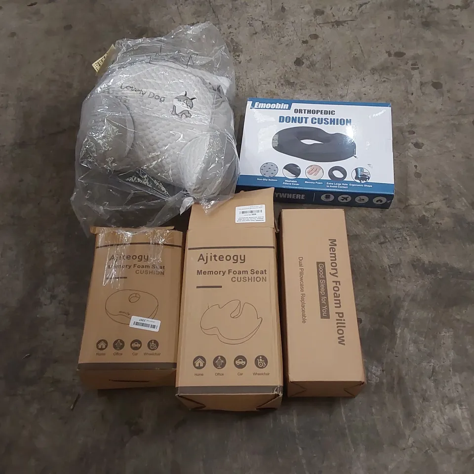 PALLET TO CONTAIN A LARGE ASSORTMENT OF PILLOWS AND CUSHIONS // BRANDS MAY VARY