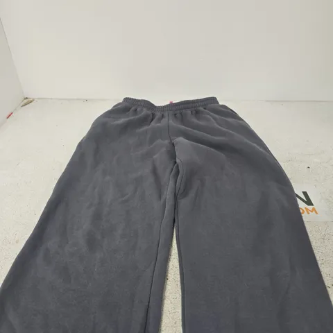 EDIKTED GREY JOGGERS WITH ELASTICATED WAISTBAND β UK SIZE M