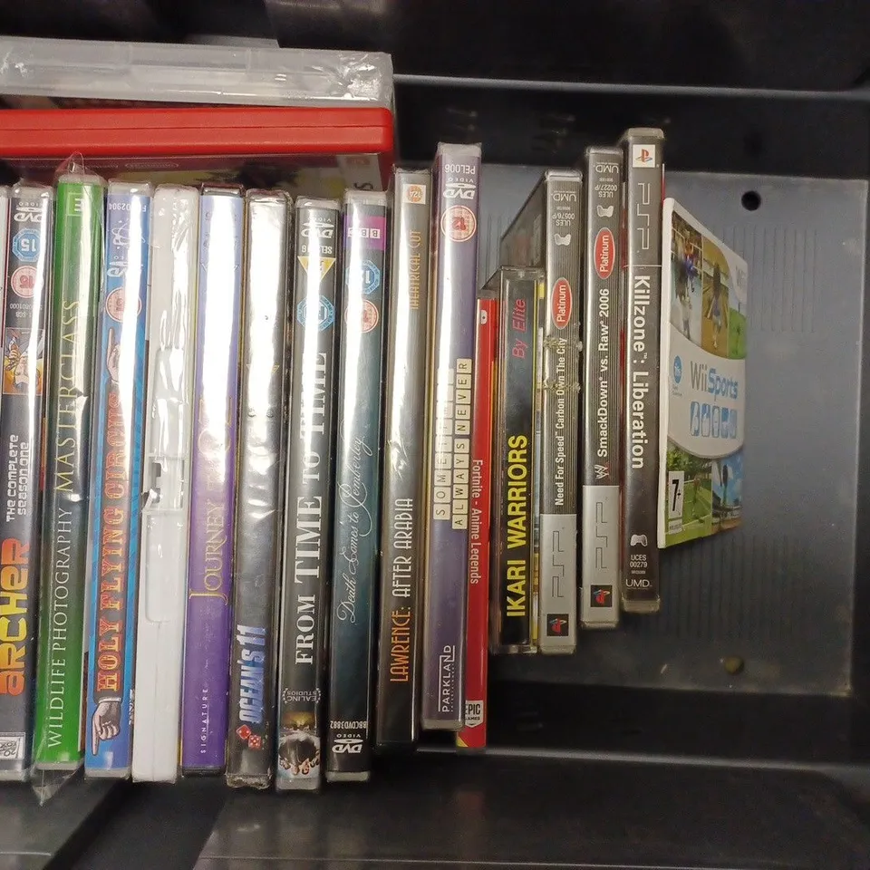 BOX OF APPROX 25 ITEMS INCLUDING WAR GAMES, THE GOOD LIAR, THE LOST CITY