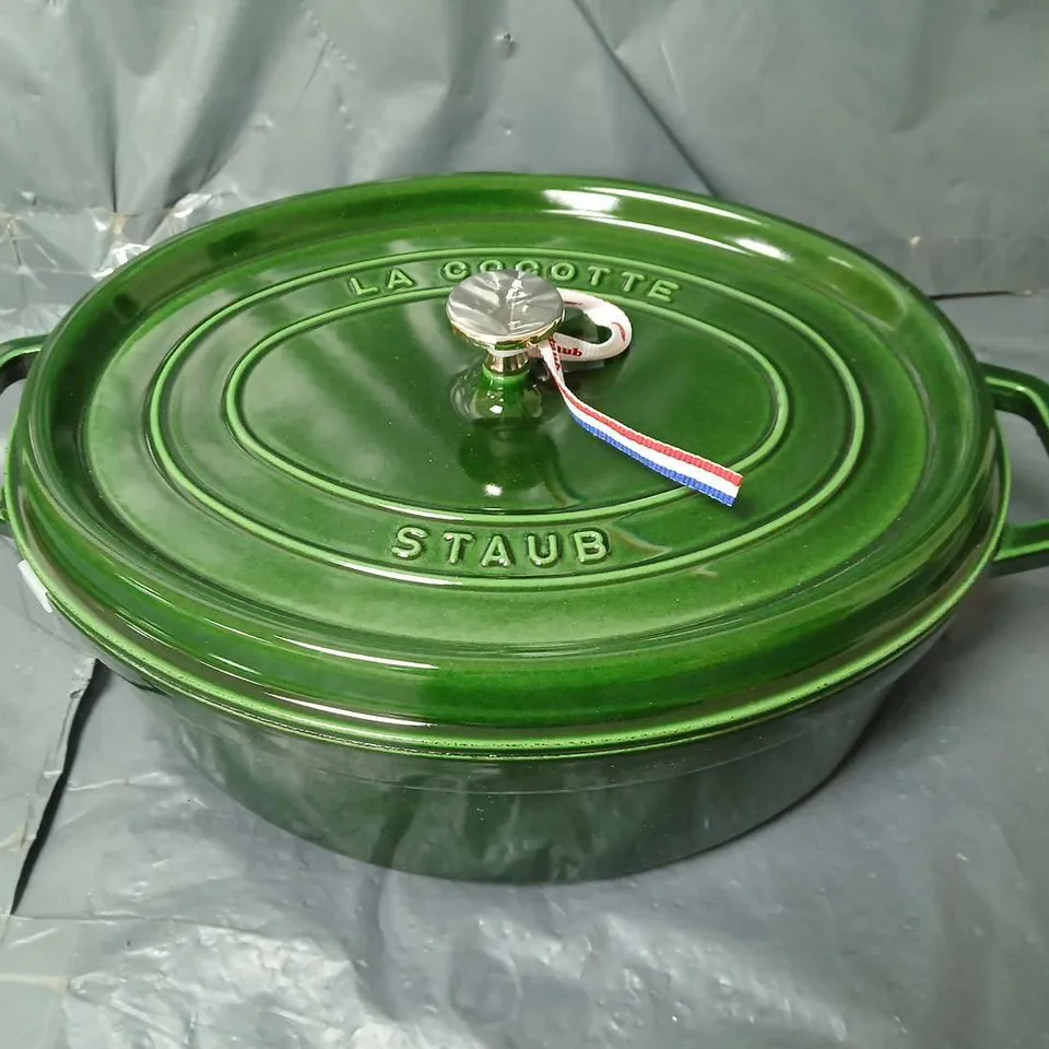 BOXED STAUB LA COCOTTE OVAL TRAY - COLLECTION ONLY