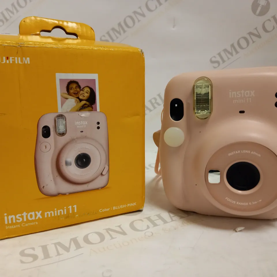 FUJIFILM INSTAX MINI 11 CAMERA