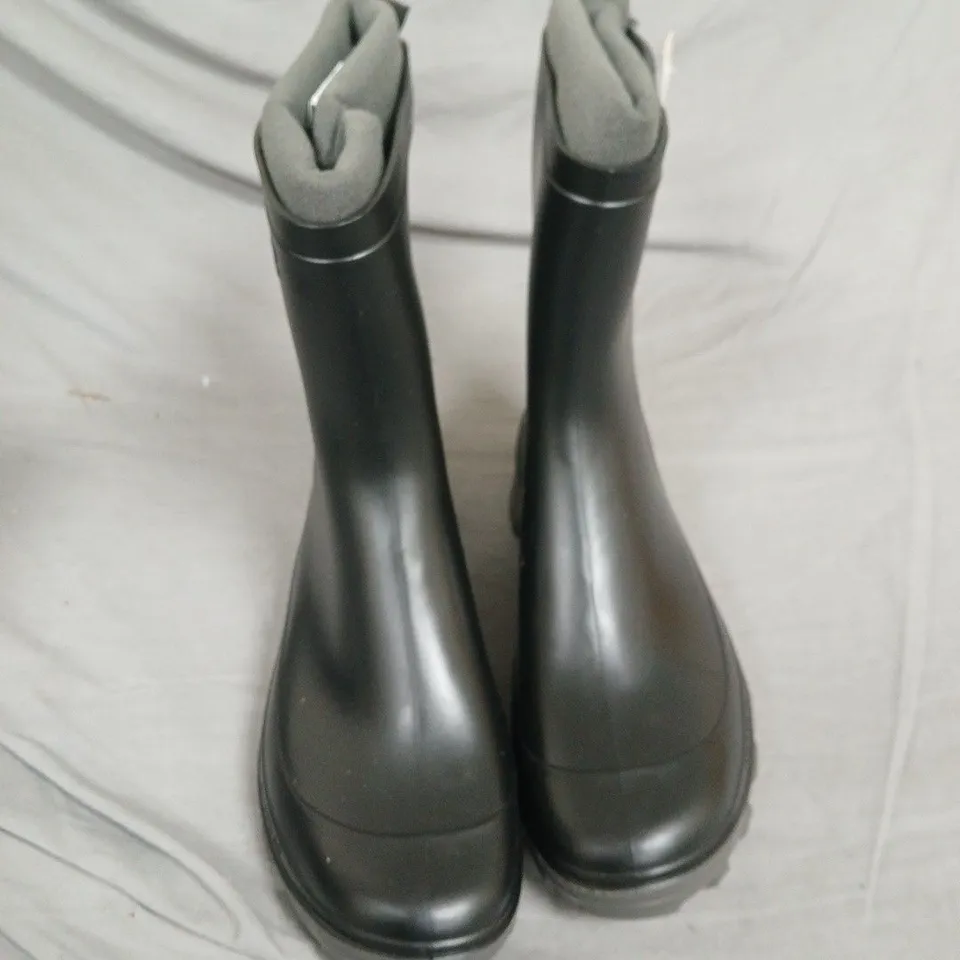 DECATHLON SOLOGNAC BLACK KNEE-HIGH RUBBER WELLINGTON BOOTS - EU 45/46