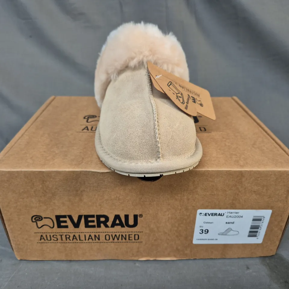 BOXED PAIR OF EVERAU HARRIER SLIPPERS IN SAND EU SIZE 39