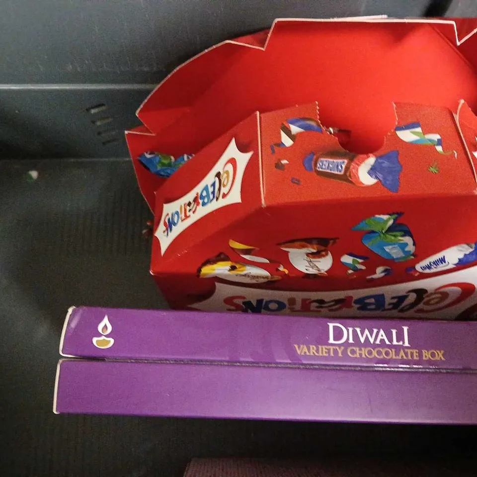 TOTE OF APPROX 7 ASSORTED FOOD ITEMS TO INCLUDE  -LINDT LINDOR MILK CHOCOLATE , DIWALI VARIETY CHOCOLATE BOX , WELLOSOPHY MEAL REPLACEMENT ETC