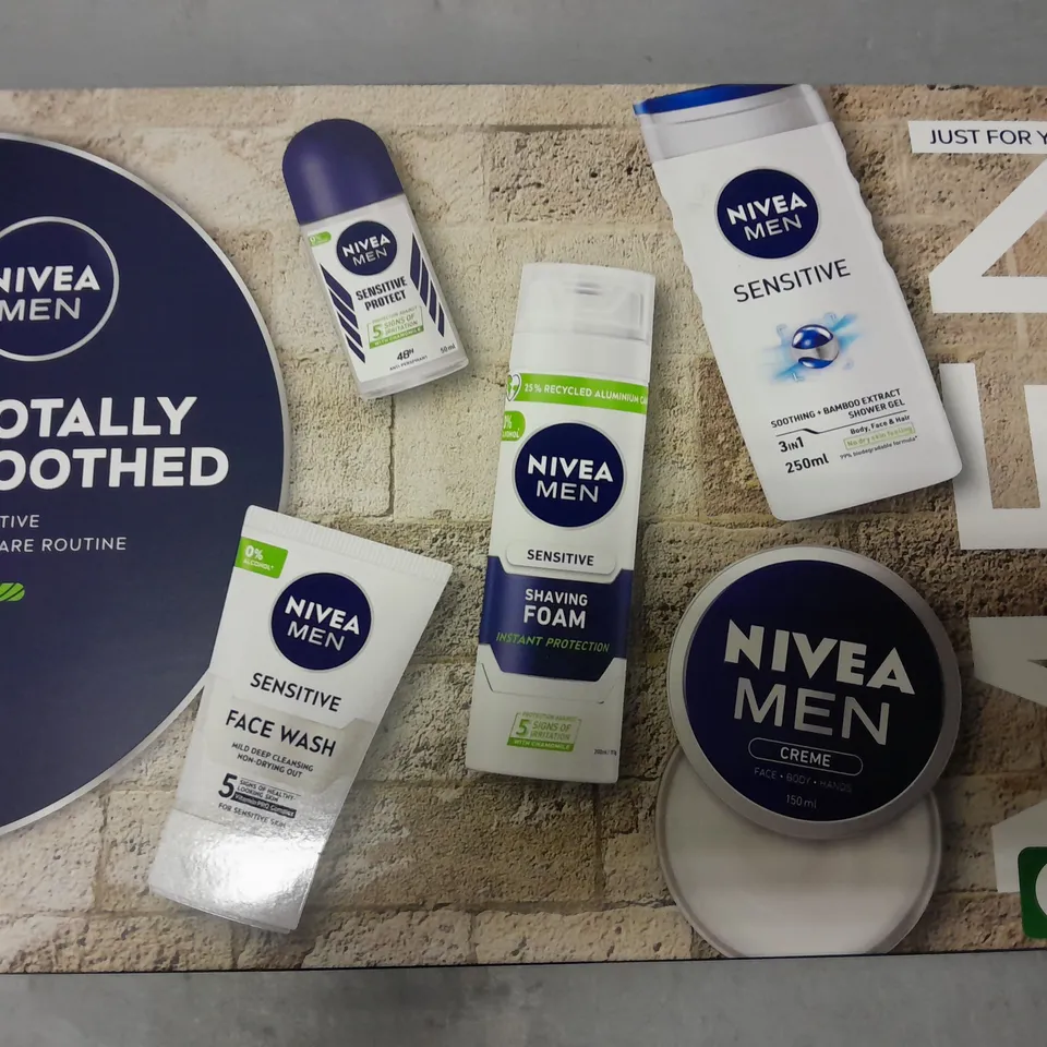 LOT OF 3 ASSORTED BEAUTY BOX SETS TO INCLUDE NIVEA TOTALLY SOOTHED, BULLDOG SKINCARE TRIO AND TED BAKER BODY CARE SET