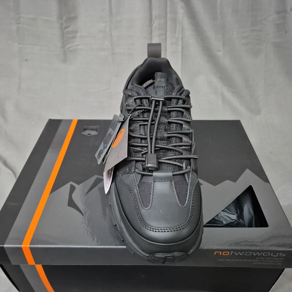 BOXED NO TWO WAYS M1 HIKE ULTIMATE BLACKOUT TRAINERS - UK 9 