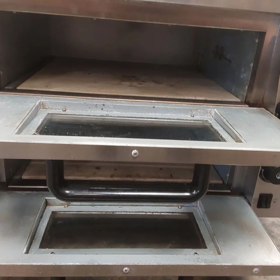 CHEF-HUB COMMERCIAL PIZZA OVEN