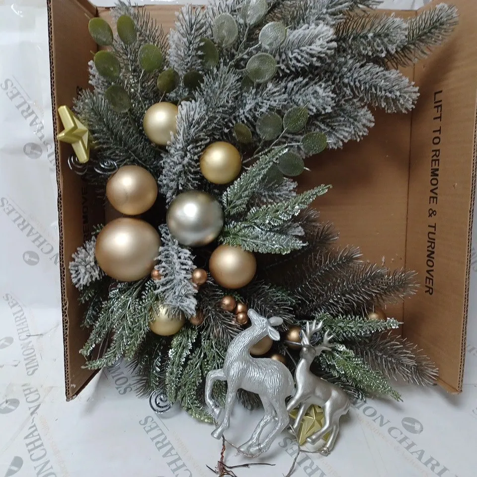 BOXED MOON SHAPED WREATH  RRP £29.99