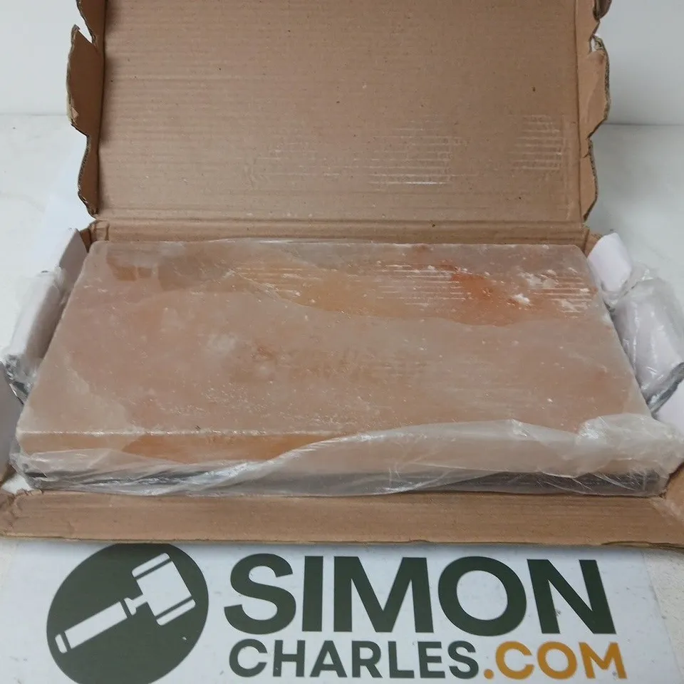HIMALAYAN SECRET SALT PLATES WITH METAL HOLDER 