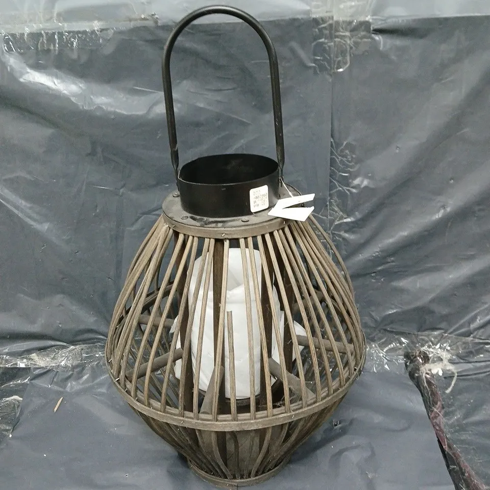 UNBOXED DECORATIVE HANGING WOODEN LANTERN 