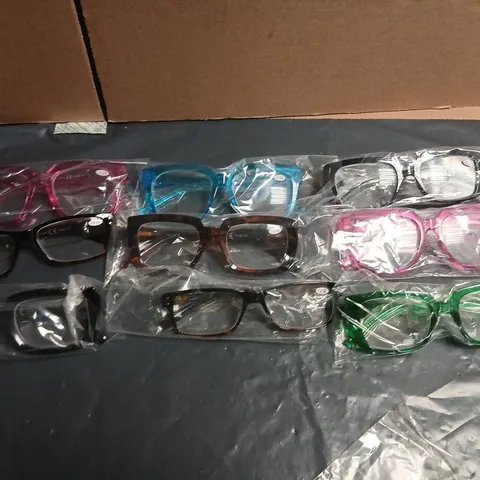 LARGE QUANTITY OF ASSORTED GLASSES