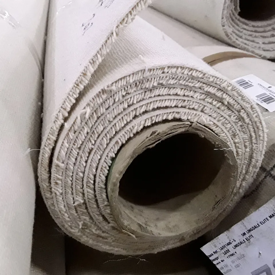 ROLL OF QUALITY GOLF 427 SESAME DIM HEATHERS CARPET APPROXIMATELY 4×3.02M