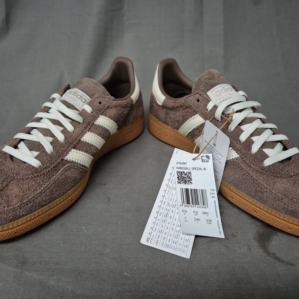 PAIR OF ADIDAS HANDBALL SPEZIAL SHOES IN TAUPE/WHITE UK SIZE 5.5