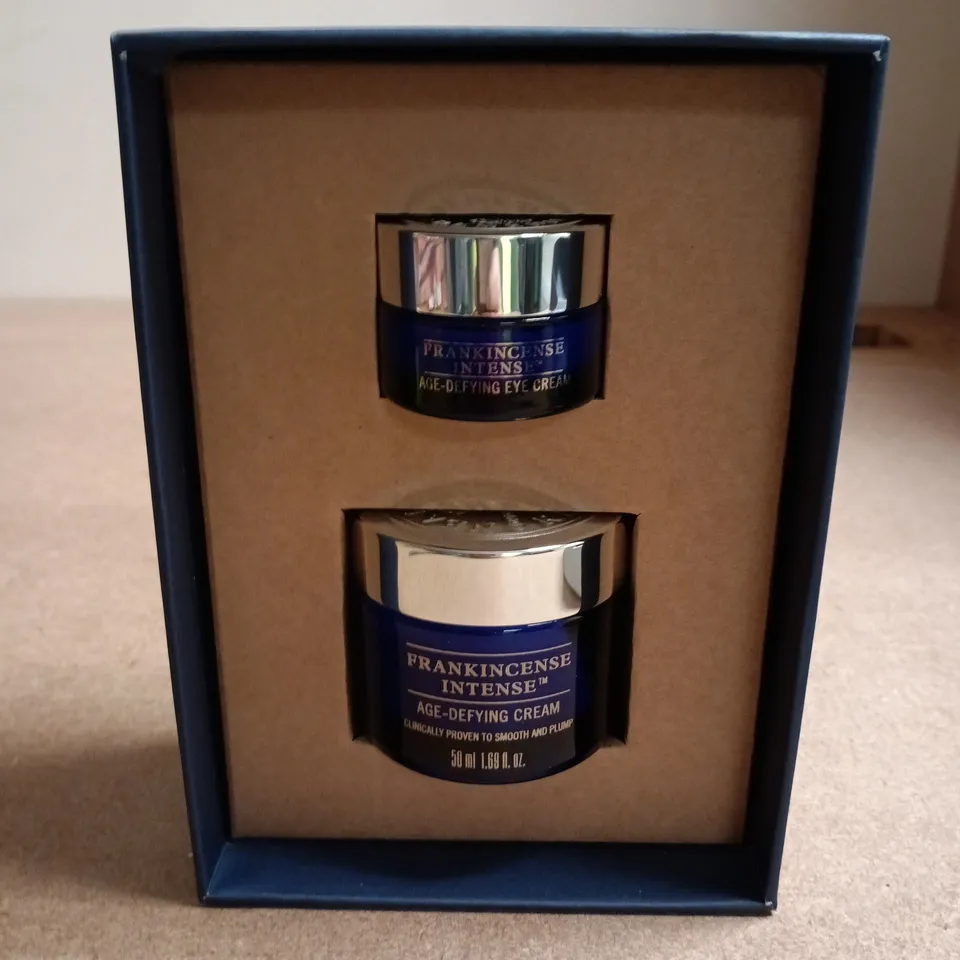 NEAL'S YARD REMEDIES FRANKINCENSE INTENSE AGE-DEFYING DUET – EYE CREAM & CREAM (BOXED)