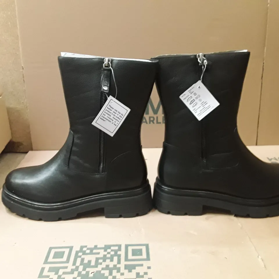 BOXED BRAND NEW SIMPLY BE BREENER WIDE BOOTS SIZE 6 BLACK COLOUR APPROXIMATELY 2 PAIRS