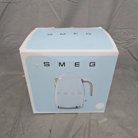 BOXED SMEG ELECTRIC KETTLE IN WHITE
