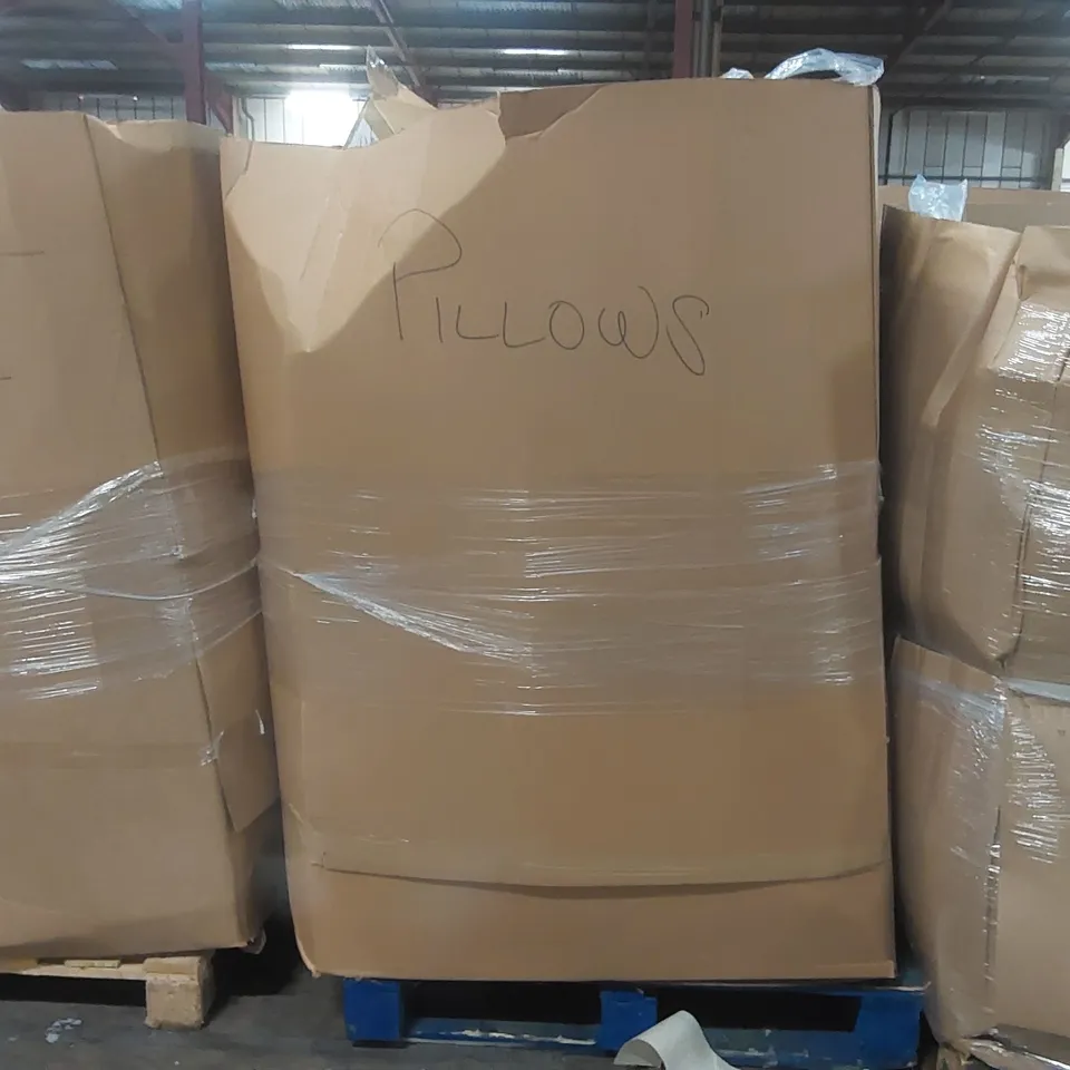 PALLET CONTAINING A VERY LARGE QUANTITY OF ASSORTED PILLOWS AND RELATED BEDDING/COMFORT PRODUCTS ECT