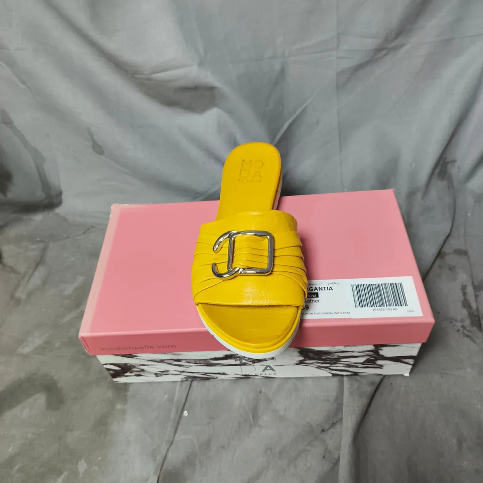 MODA IN PELLE ORGANITA YELLOW LEATHER SLIP-ON FLAT SANDAL – UK 6 (EU 39)
