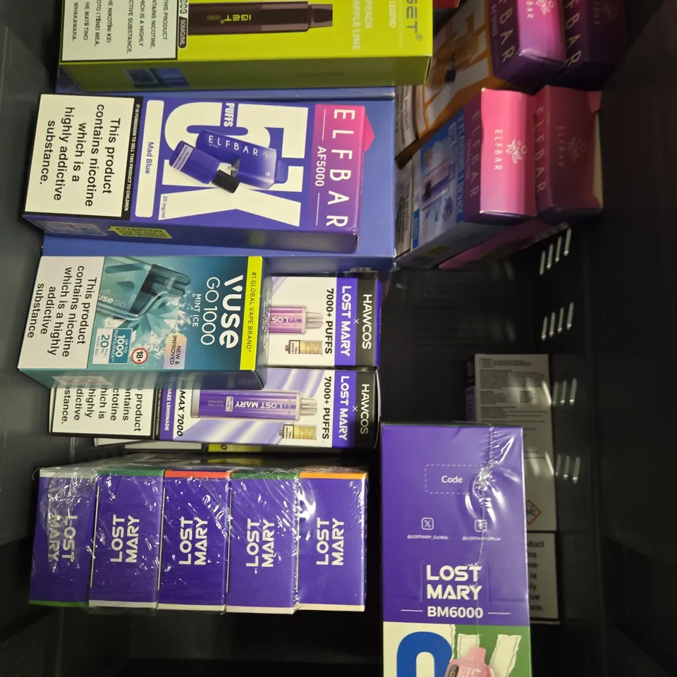 APPROXIMATELY 20 ASSORTED E-CIGARETTE & VAPING ITEMS IN VARIOUS BRANDS 