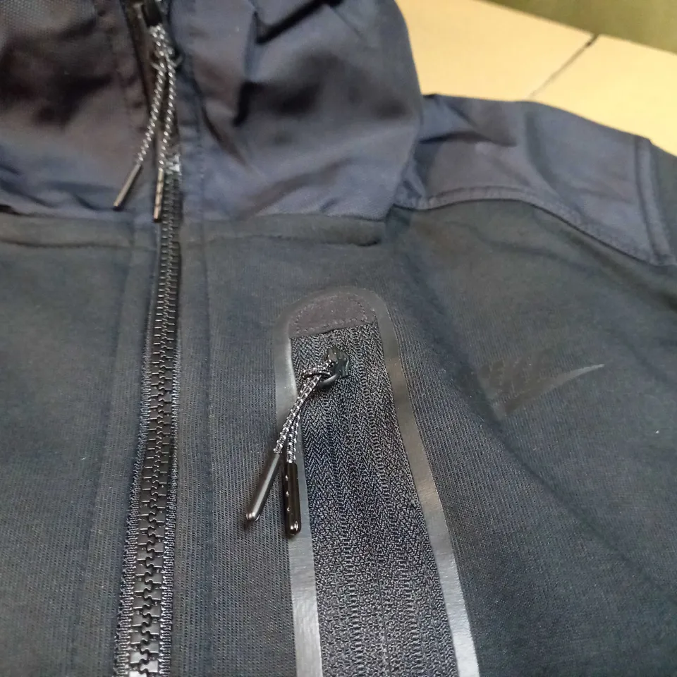 NIKE BLACK/LOGO ZIPPED HOODED JACKET - SMALL