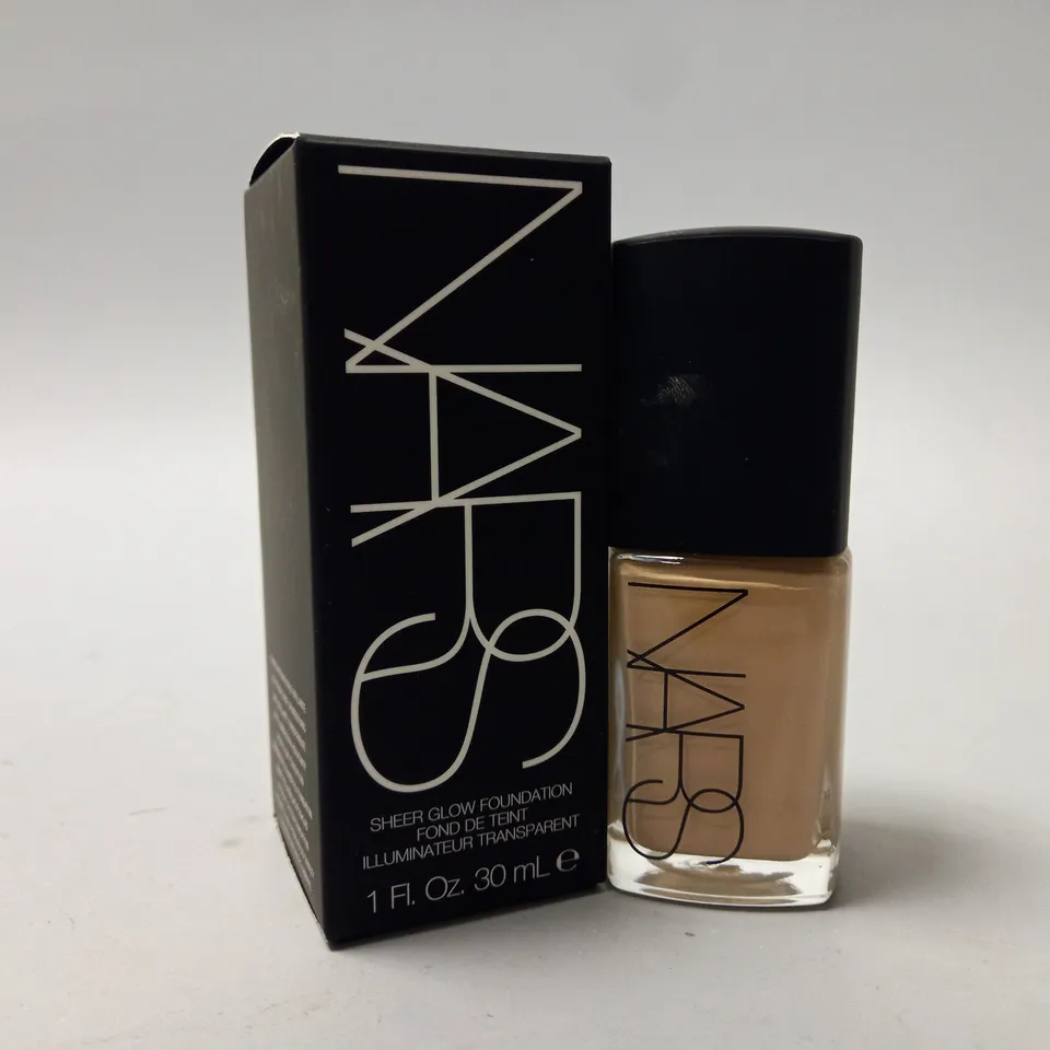 BOXED NARS SHEER GLOW FOUNDATION (30ml) - (MEDIUM 1.5 VALLAURIS