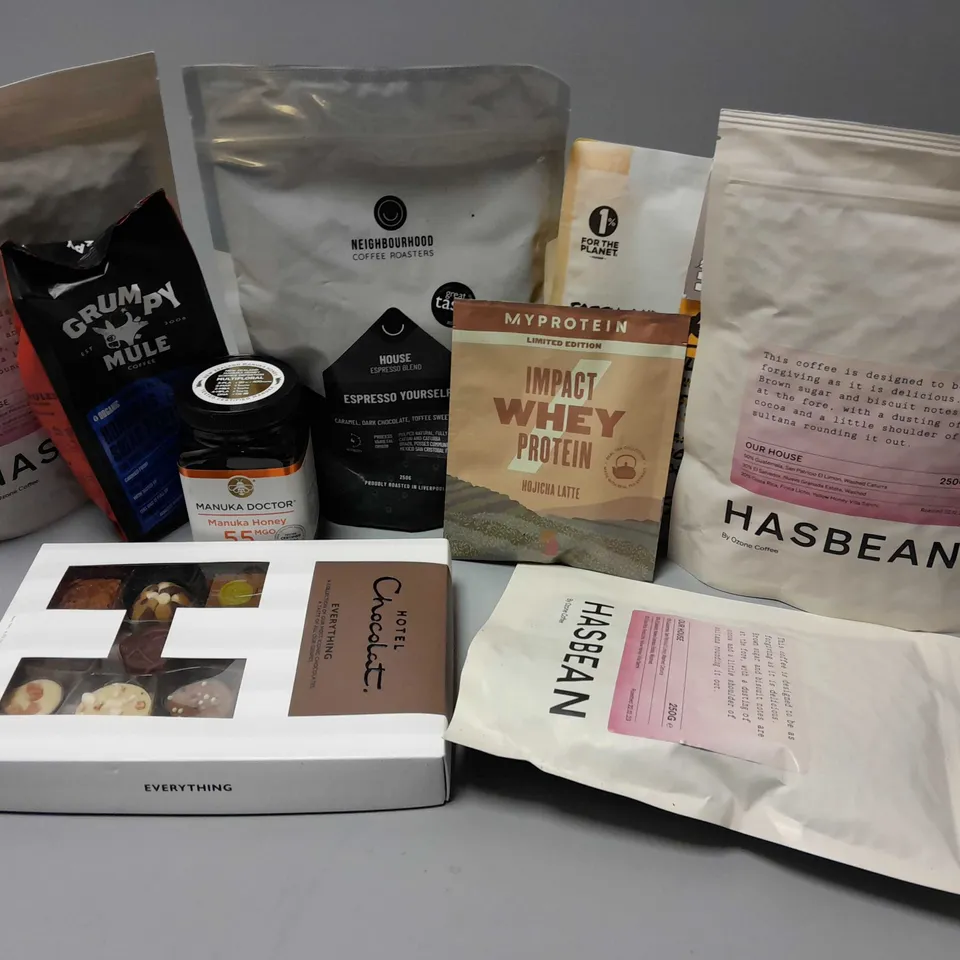 APPROXIMATELY 19 ASSORTED FOOD & DRINK ITEMS TO INCLUDE HASBEAN OUR HOUSE (250g), RAVE CHATSWOOD BLEND (250g), HOTEL CHOCOLAT EVERYTHING COLLECTION (185g), ETC