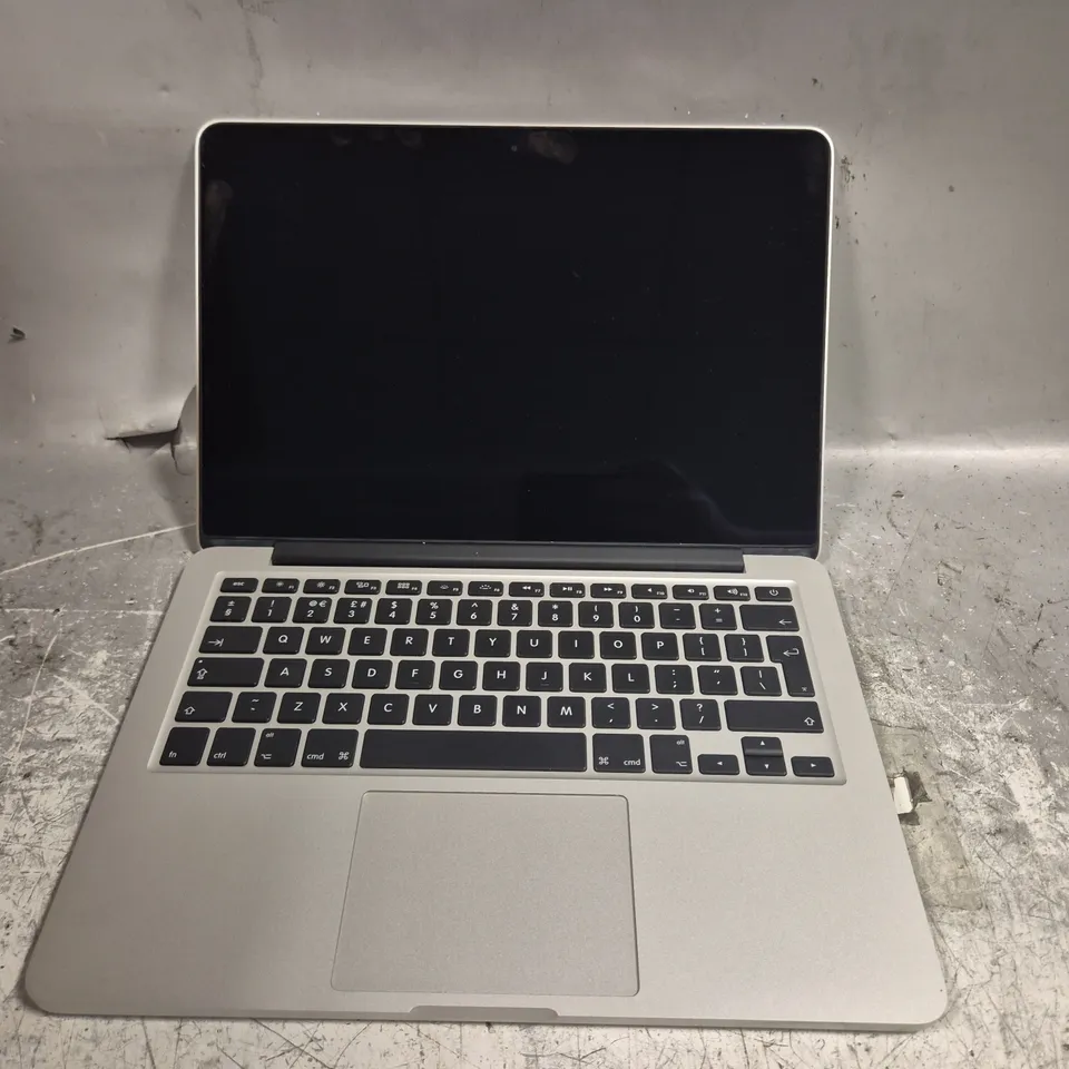 APPLE MACBOOK PRO 11 LAPTOP