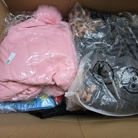 APPROXIMATELY 25 ASSORTED CLOTHING AND FASHION PRODUCTS IN VARIOUS STYLES AND SIZES - COLLECTION ONLY