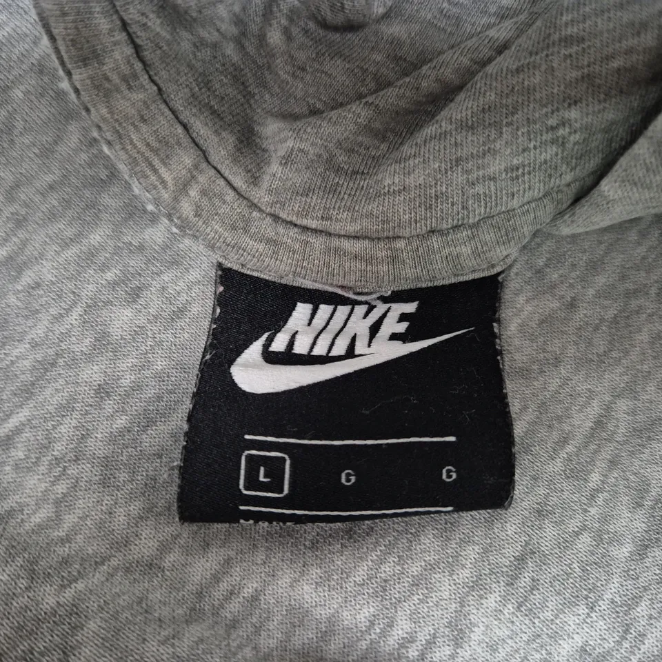 NIKE GREY HOODIE WITH DRAWSTRING HOOD – SIZE L