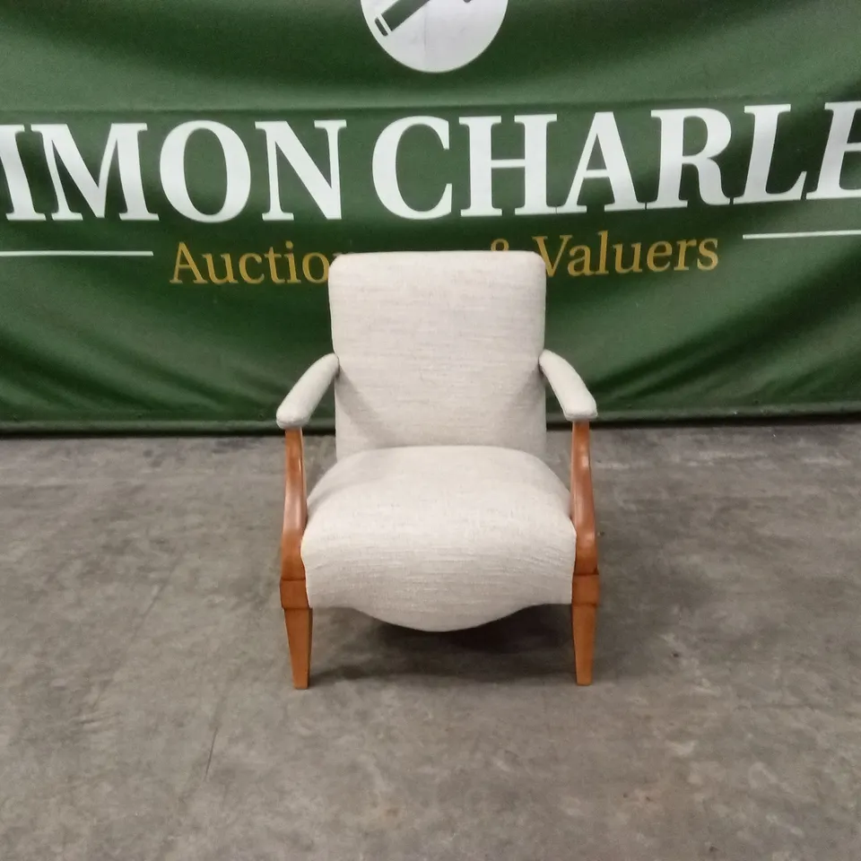 QUALITY HIGH-END DESIGNER FABRIC ACCENT CHAIR