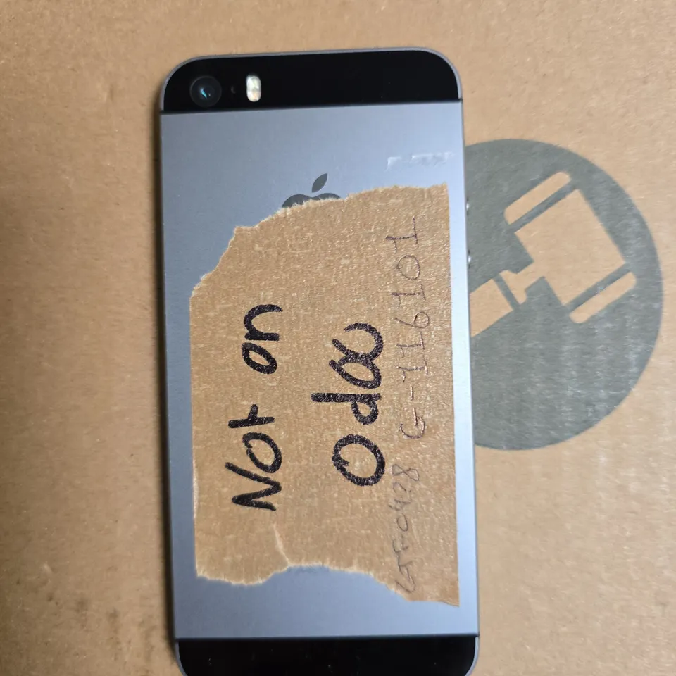 APPLE IPHONE 5S SMARTPHONE 