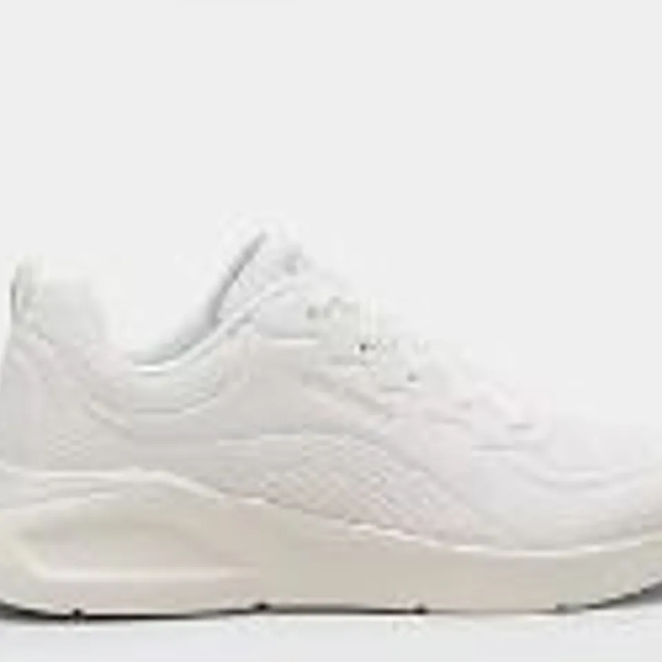 SKECHERS UNO LITE LACE UP TRAINER WHITE SIZE 6.5