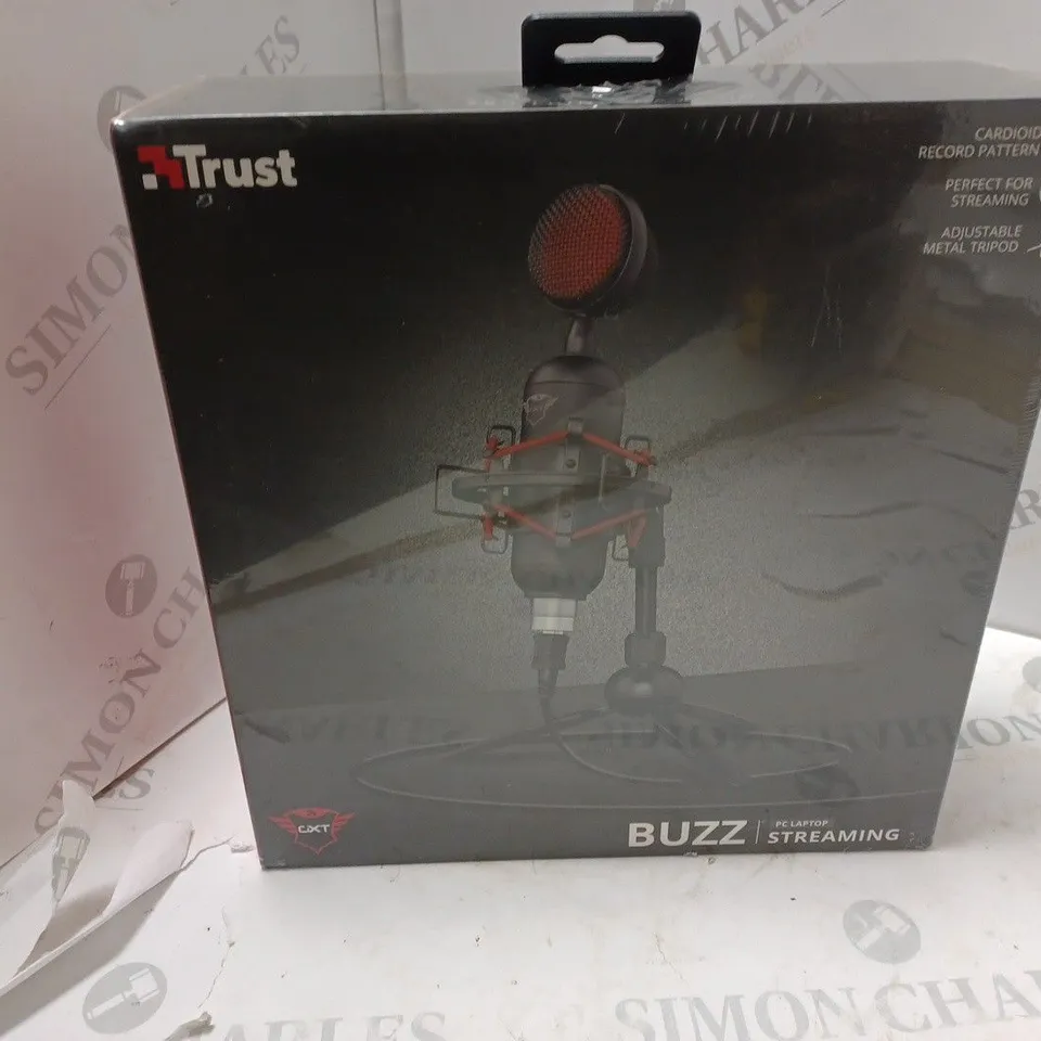 BOXED AND SEALED TRUST GXT BUZZ STREAMING MICROPHONE