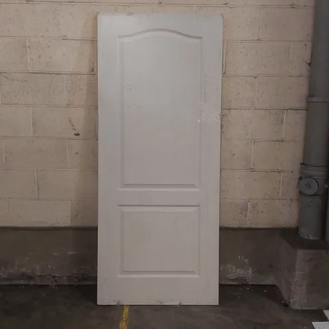 WOODEN INTERNAL DOOR - APPROXIMATELY 198 x 83.7cm