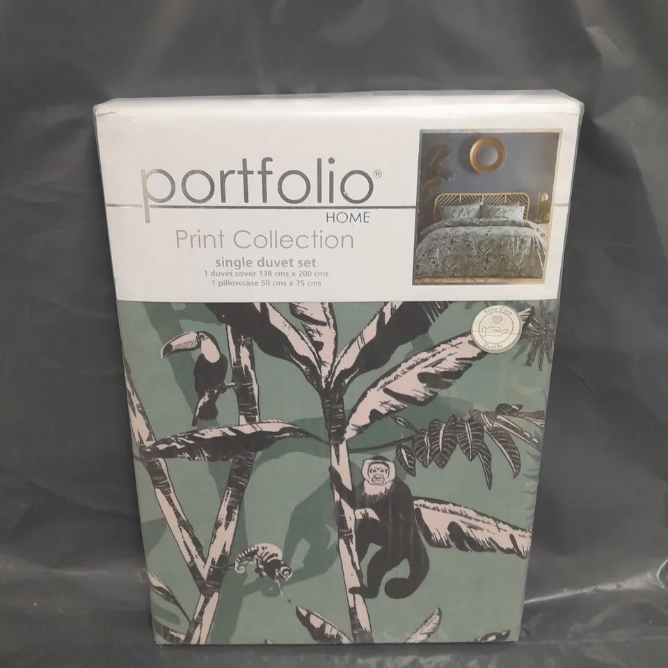 SEALED PORTFOLIO PRINT COLLECTION DUVET SET - SINGLE 