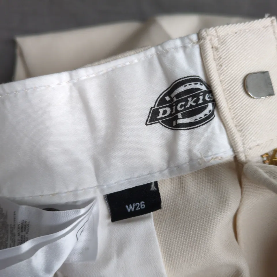 DICKIES KHAKI TROUSERS – BEIGE, WAIST UK 26 (W26) – TAG ATTACHED